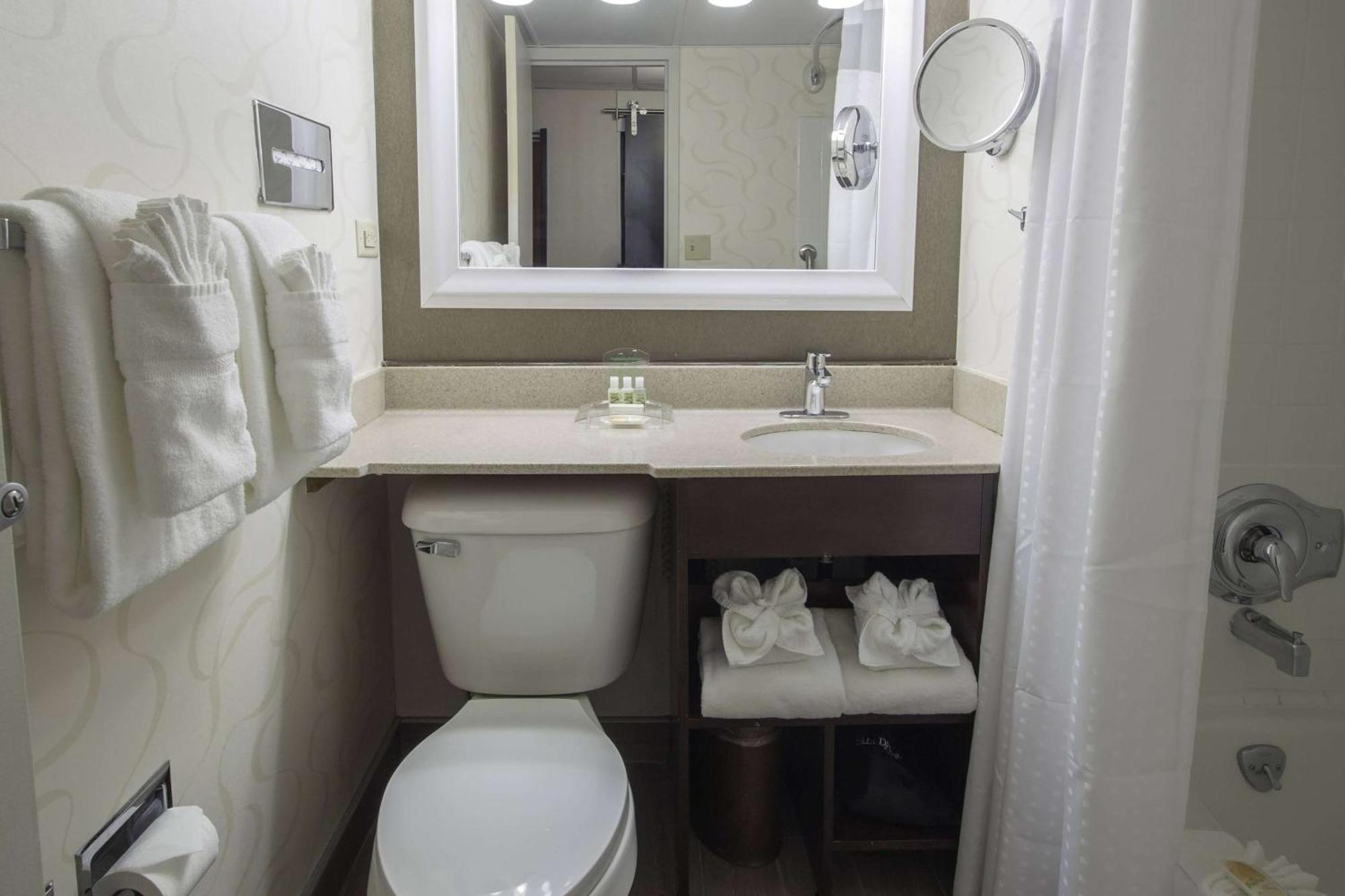 Executive Queen Suite Two Queen Beds Non-Smoking